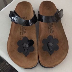 BNIB Birkis with patent flowers